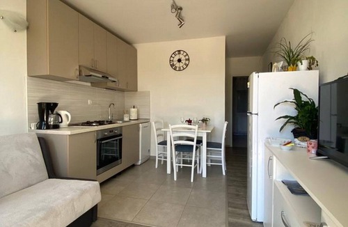Bristane Apartment | Cozy Countryside Apartment in Bristane