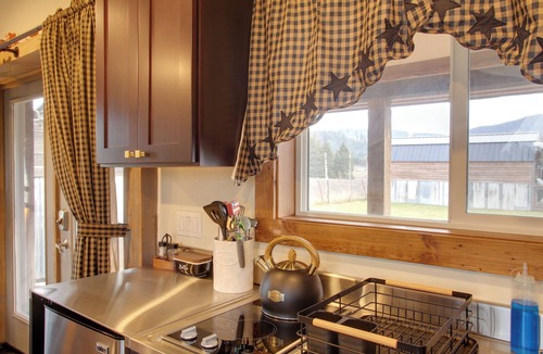 Athol Apartment | Cozy Couple's Retreat 6 Mi to Lake Pend Oreille