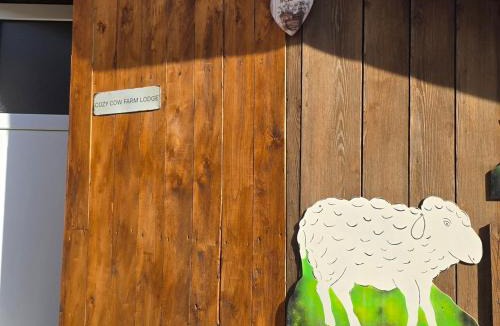 Kriens Apartment | Cozy Cow Farm Lodge