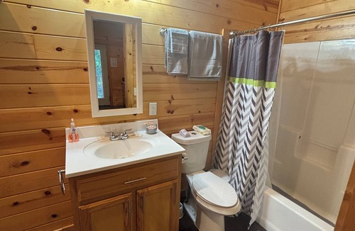 Fort Towson Cabin | Cozy Creek cabin in charming Fort Towson with WiFi access