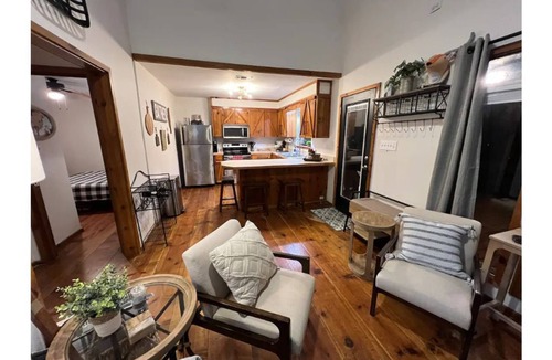 Hattiesburg Cabin | Cozy Creek Cabin