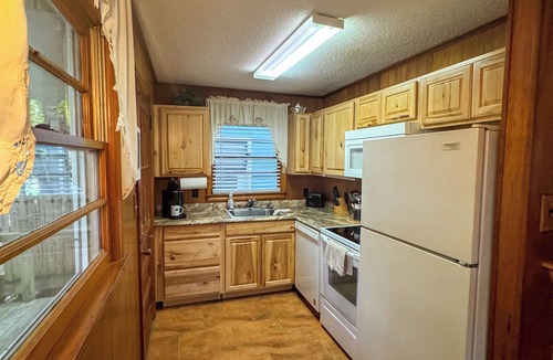 Maggie Valley Cottage | Cozy Creek Cottages