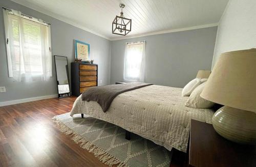 Forestburgh House | Cozy Creek House