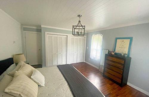 Forestburgh House | Cozy Creek House