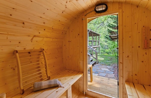 Hillsville Cabin | Cozy creekside cabin w/private outdoor sauna and covered deck overlooking creek