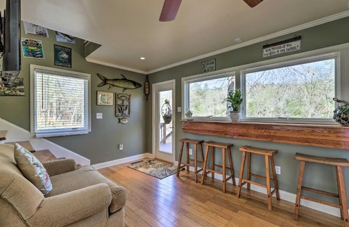 Thomaston House | Cozy Creekside Cabin with Grill Fish and Explore!