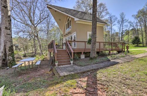 Thomaston House | Cozy Creekside Cabin with Grill Fish and Explore!