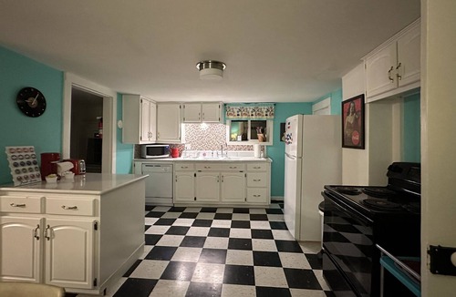 Van Hornesville Cottage | Cozy Creekside Cottage Sleeps 5. 14 miles to Cooperstown!
