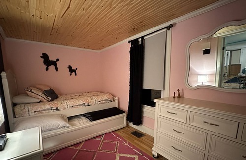 Van Hornesville Cottage | Cozy Creekside Cottage Sleeps 5. 14 miles to Cooperstown!
