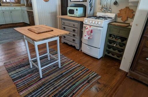 Acworth Cottage | Cozy Crescent Cottage-Lakefront-Quiet- 25 min from Mt Sunapee -Pet friendly