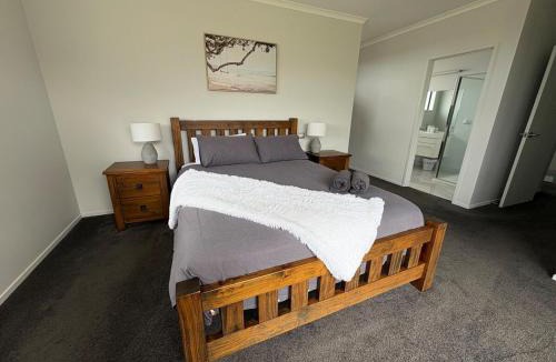 Pokeno House | Cozy Crescent