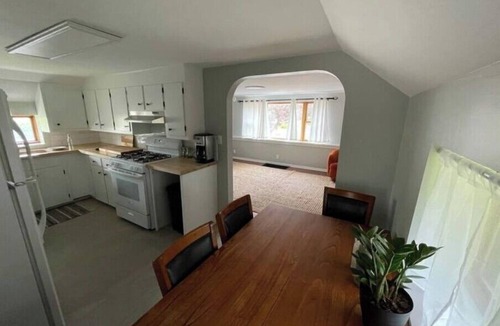 West Falls Apartment | Cozy Cuddler's Cottage