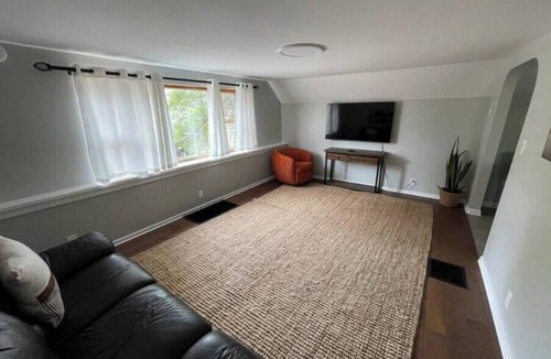 West Falls Apartment | Cozy Cuddler's Cottage