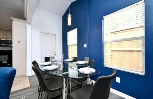 Cypress House | Cozy Cute Home 2BD and 1BR