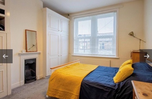 Harrogate House | Cozy Cute terrace Harlow Hill