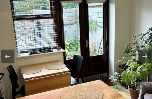 Harrogate House | Cozy Cute terrace Harlow Hill