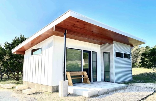 Dripping Springs House | Cozy/Cute Tiny House close to wineries, wedding venues & outdoor fun
