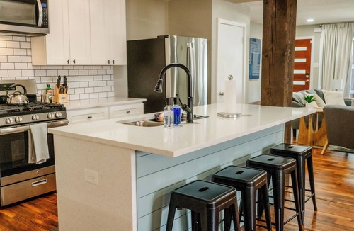 Dallas House | Cozy Dallas 3BR Home w/Grill + Yard | by Nell Homes