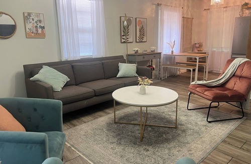 Westfield House | Cozy Deep Eddy Bungalow #A Near UT and Downtown ATX