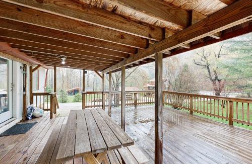 Bridgewater Corners House | Cozy Dennis Retreat