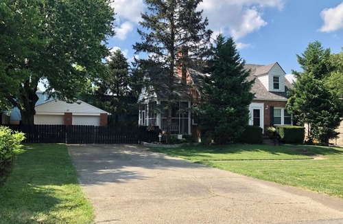Jeffersontown House | Cozy Designer Family-Friendly Home