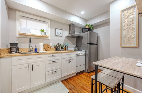 Downtown Apartment | Cozy, dog-friendly, downtown