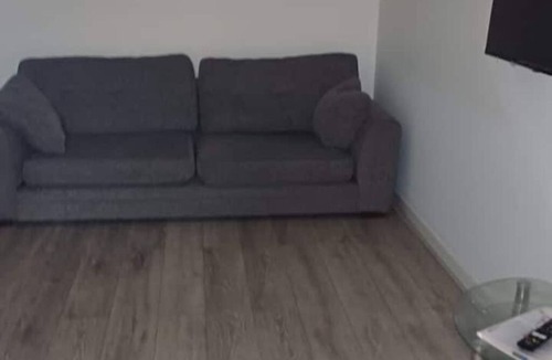 Wolverhampton House | Cozy double bedroom