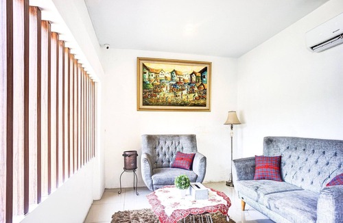 Medan House | Cozy Double Escape W/Free WiFi and Parking