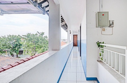 Semarang House | Cozy Double Escape W/Free WiFi and Parking