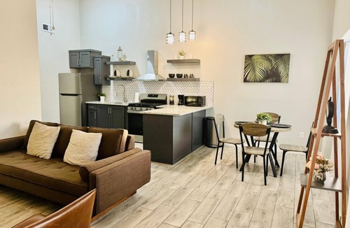 Biggs Field House | Cozy Double-Unit 1504-A