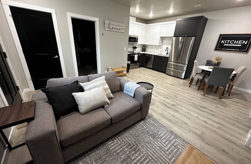 Lincoln Apartment | Cozy Downtown Apartment 2br/1bth