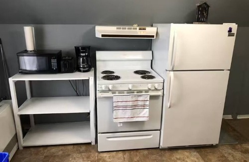 Sudbury Apartment | Cozy downtown upper level private apartment
