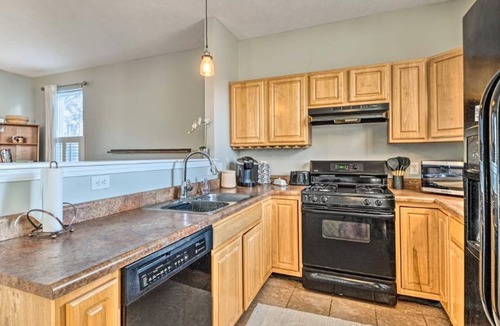 Fall Creek Place House | Cozy Downtown Escape