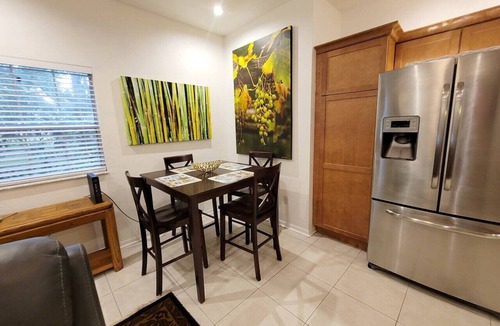 Pleasant Street House | Cozy Downtown Gainesville 2 Bedroom/1 Bath Duplex