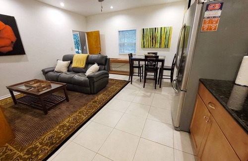 Pleasant Street House | Cozy Downtown Gainesville 2 Bedroom/1 Bath Duplex