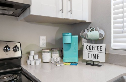 Montrose Apartment | Cozy Downtown, Montrose Studio!nFree parking !