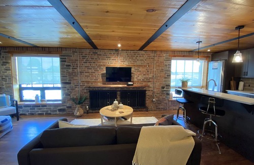 Kingston Apartment | Cozy Downtown Studio Getaway