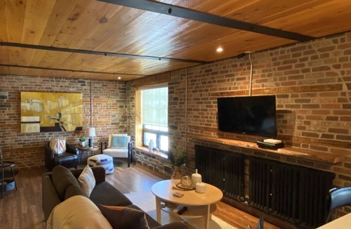 Kingston Apartment | Cozy Downtown Studio Getaway