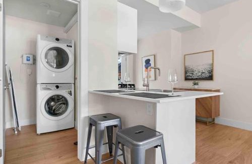 West Campus Apartment | Cozy Downtown Studio - near UT