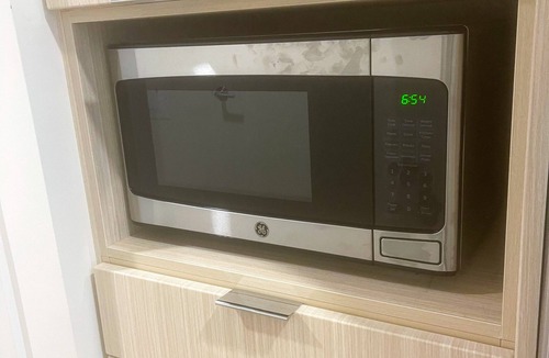 Goose Hollow Apartment | Cozy Downtown Studio w/AC