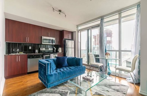 Financial District Condo | Cozy Downtown Toronto Home | Prime Central Location
