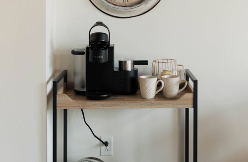 Troy Apartment | Cozy Downtown Troy Studio Walk Everywhere