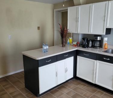 Sunnyside Apartment | Cozy downtown two bedrooms free parking