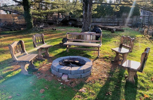 Ardmore House | Cozy, Driveway, & Convenient Trains