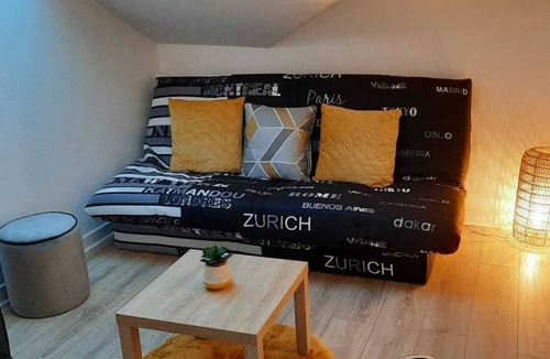 Charleville-Mezieres Apartment | Cozy Du Moulin Appt⭐️100m place Ducale⭐️wifi / Netflix