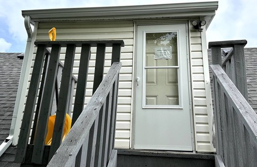 Winnipeg Apartment | Cozy Duplex 2nd floor suite