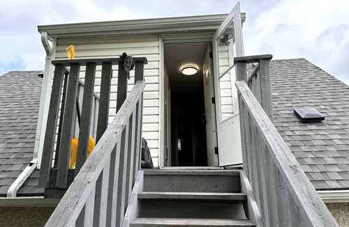 Winnipeg Apartment | Cozy Duplex 2nd floor suite