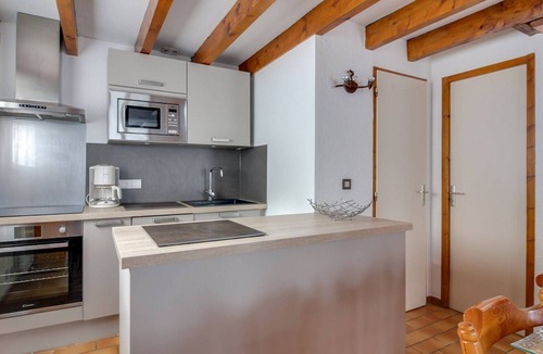 Cauterets House | Cozy Duplex Chalet for 7 with Terrace, Ski Storage & Parking near Gondola