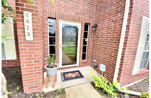Pasadena House | Cozy Duplex Close to Hobby, Lagoon, NASA, Beaches!