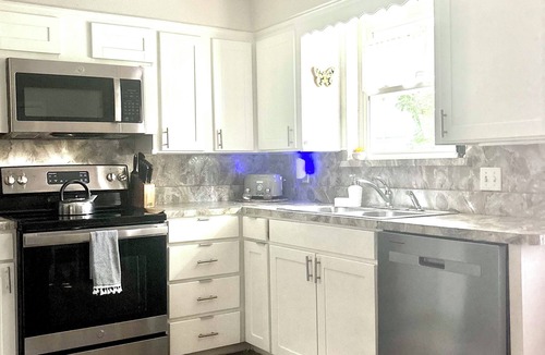 Waxahachie House | Cozy duplex close to Nelson University -Sleeps 6 FIFA World Cup 28 mi away
